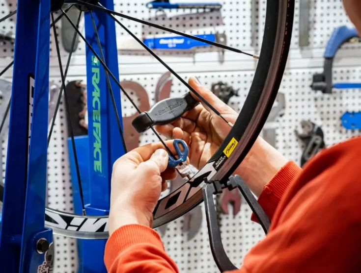 Jak zdjąć łańcuch rowerowy bez spinki?